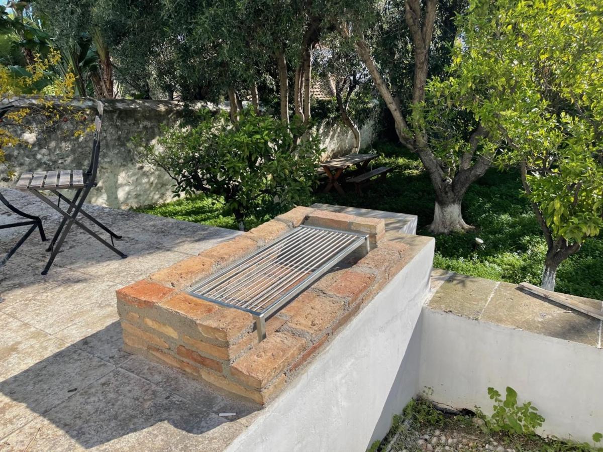 Two Olive Trees Guest House Spetses Town Exterior photo