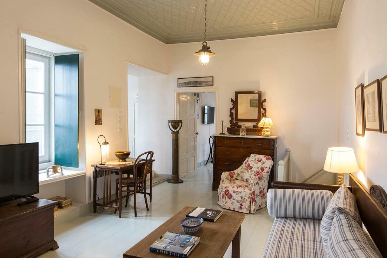 Two Olive Trees Guest House Spetses Town Exterior photo