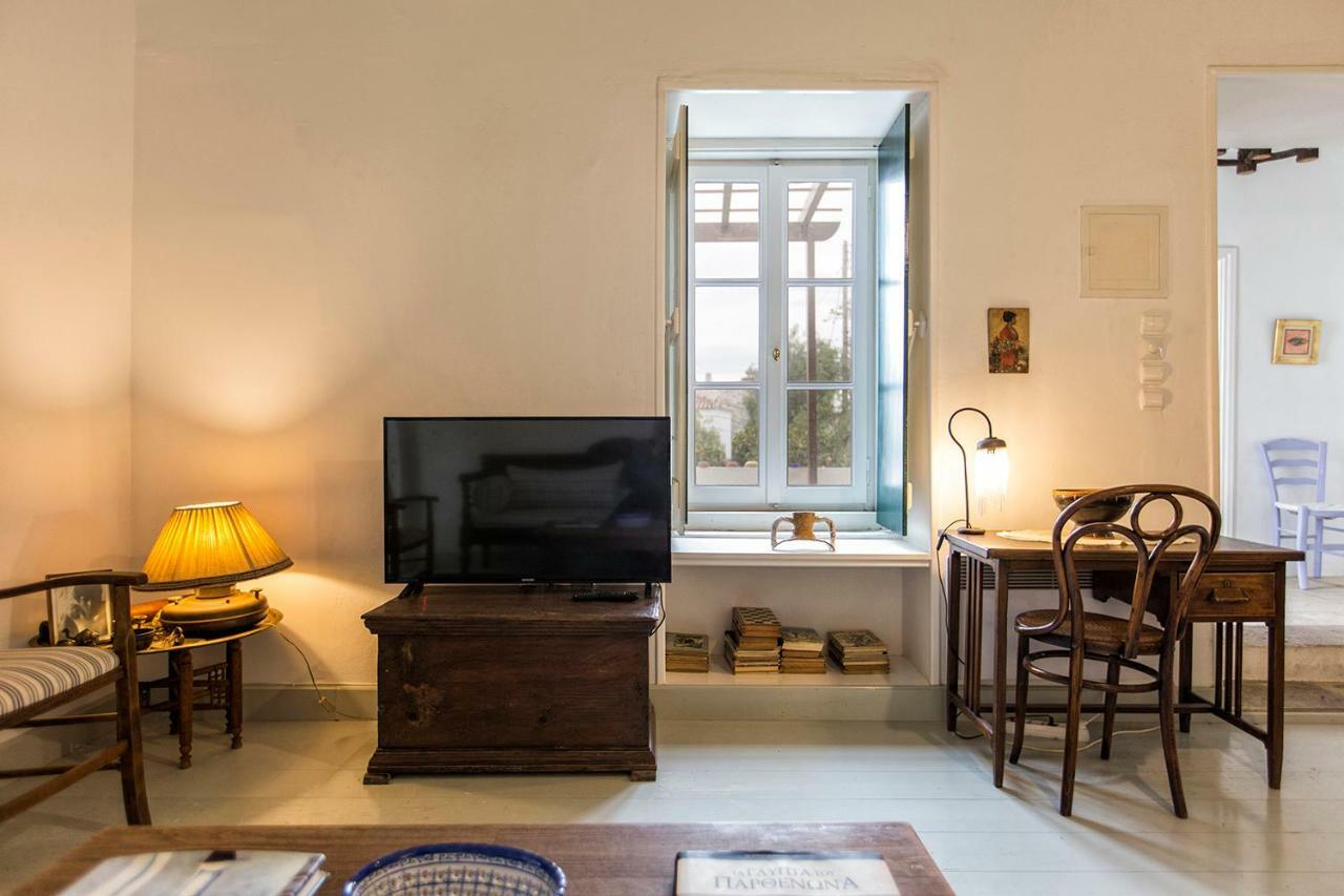 Two Olive Trees Guest House Spetses Town Exterior photo